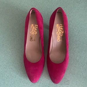Salvatore Ferragamo Raspberry Suede Pumps Size 6B